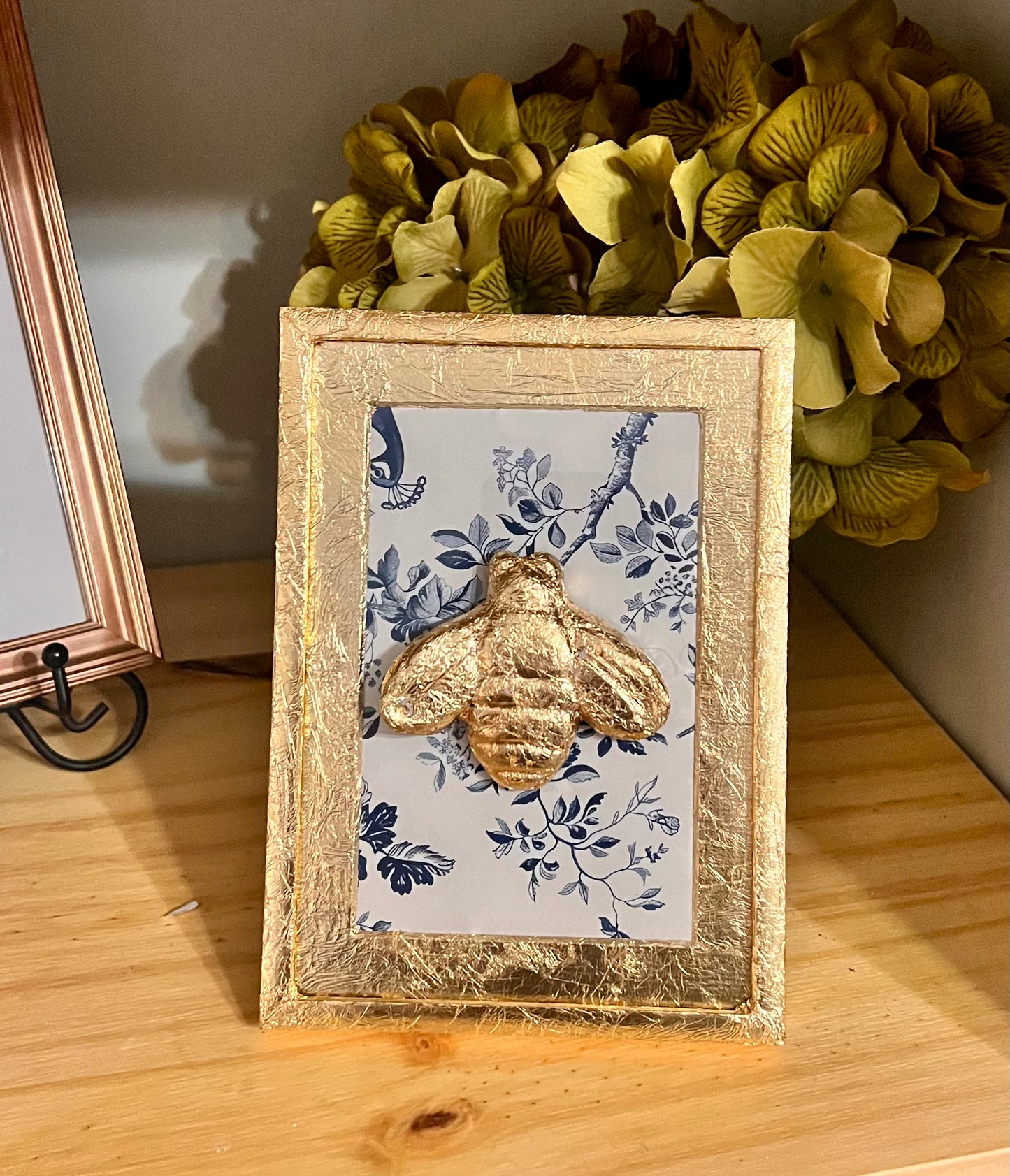 Gold-Leafed Bee Intaglio