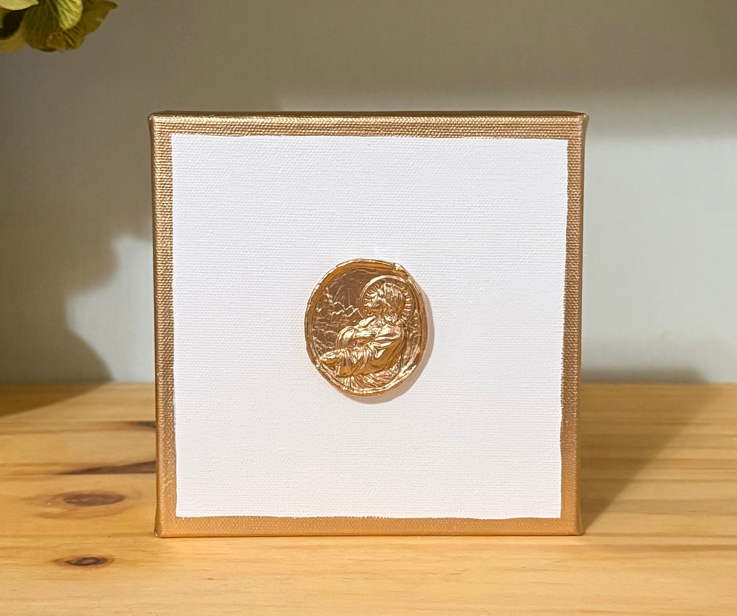 Simple & Elegant Jesus Intaglio