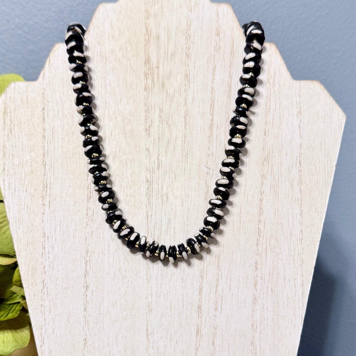 Black & White Bone Disk Beads Necklace