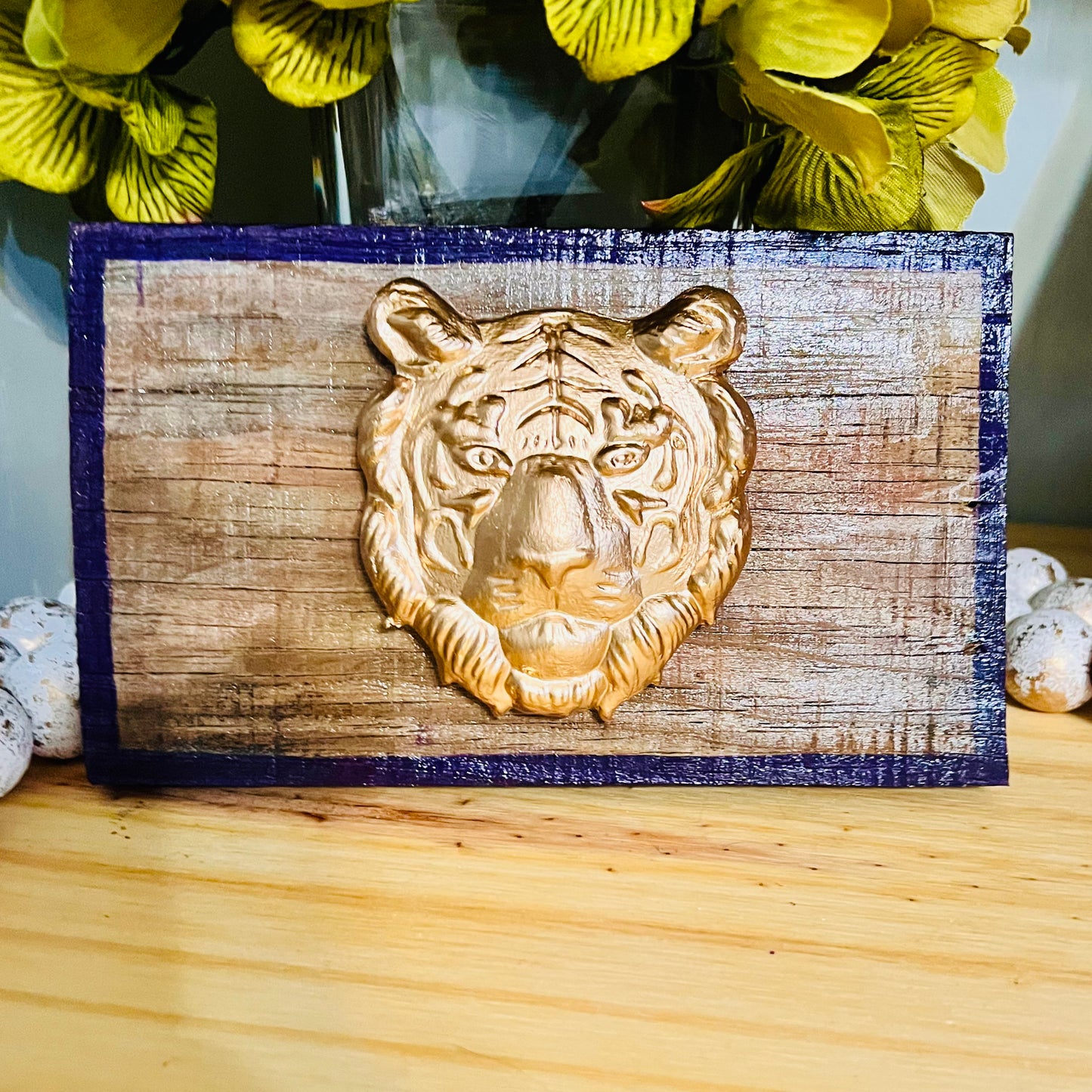 Tiger on Refurbished Wood (Med)