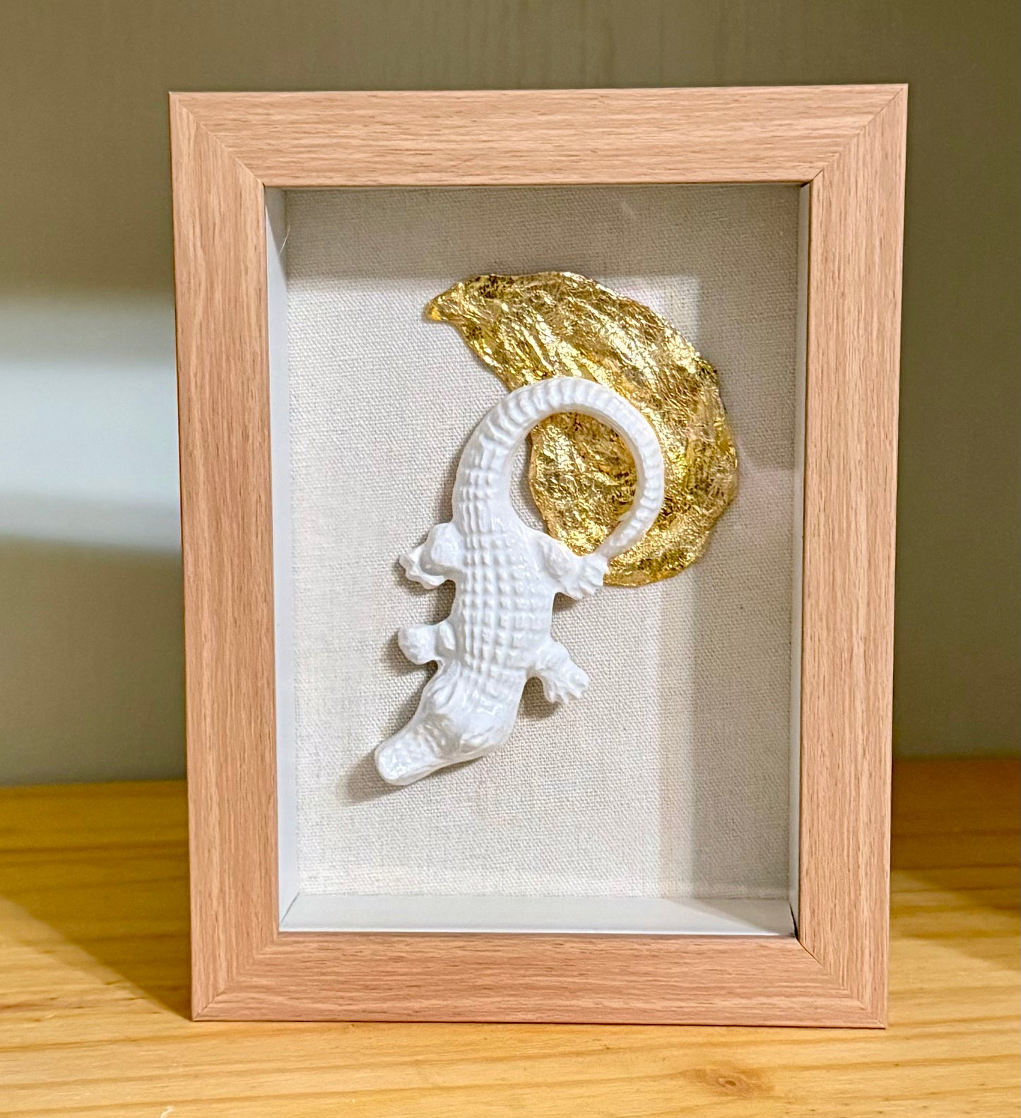 White Alligator w/ Gold Oyster Accent